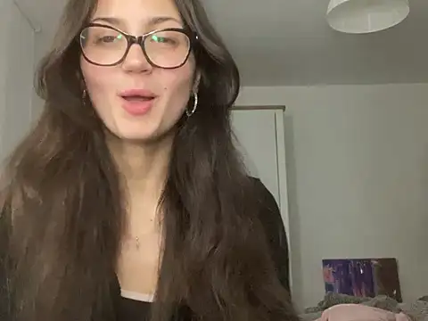 Snapshot of Ellamay06 chatting on 03.08.26 Ellamay06 online show from 03.08.26