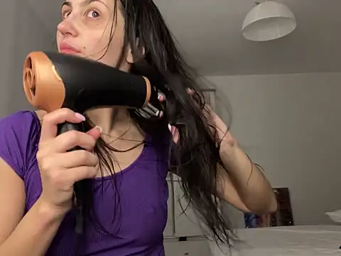 Snapshot of Ellamay06 chatting on 03.27.26 Ellamay06 online show from 03.27.26