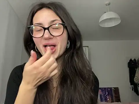 Snapshot of Ellamay06 chatting on 03.28.26 Ellamay06 online show from 03.28.26