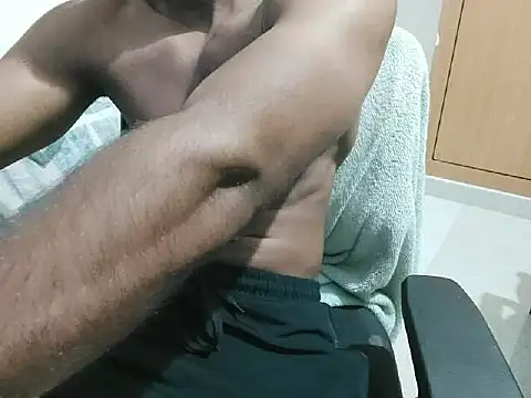 Snapshot of kratosTheHunk chatting on 08.09.26 kratosTheHunk online show from 08.09.26