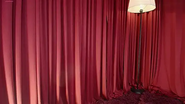 Leslymarin  online show from 04.30.26
