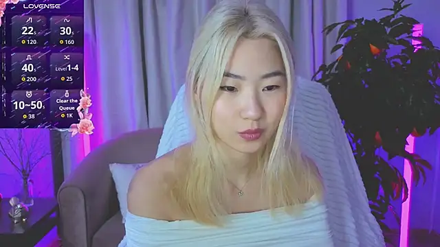 YunnaLuv online show from 03.10.26