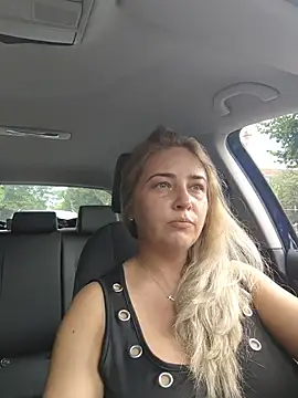 MellanieBliss online show from 06.10.26