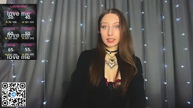 Emma Willson online show from 04.26.26