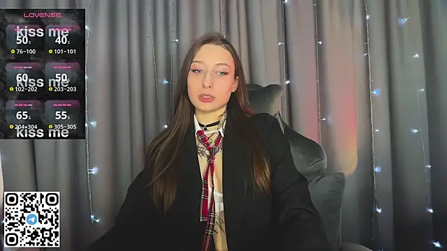Emma Willson online show from 04.27.26