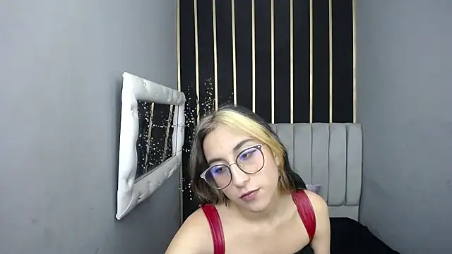 moon shut online show from 03.09.26