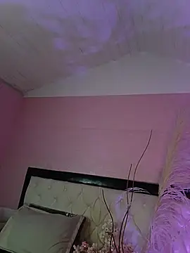 Emily Roussee online show from 04.27.26