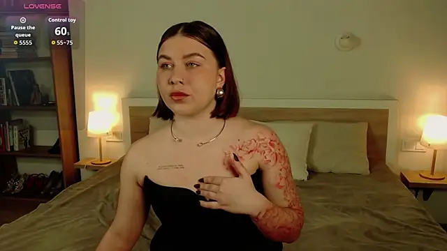 HermioneMoon online show from 04.28.26