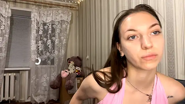 Snapshot of YangReifer chatting on 03.05.26 YangReifer online show from 03.05.26