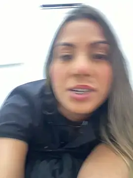 Snapshot of kifanyy chatting on 04.24.26 kifanyy online show from 04.24.26