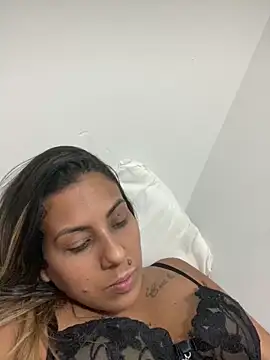 Snapshot of kifanyy chatting on 05.19.26 kifanyy online show from 05.19.26