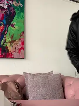 Baby Pink Love online show from 04.29.26