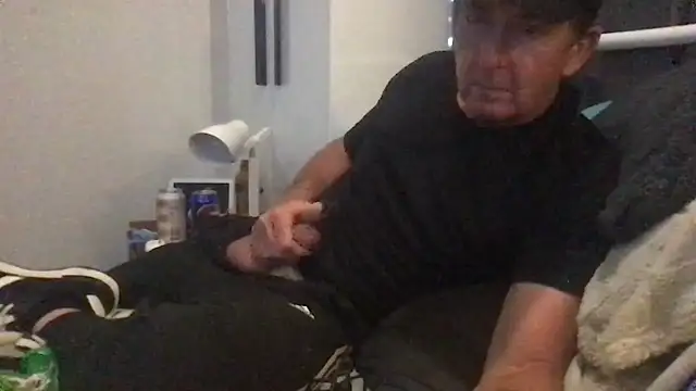 Snapshot of MrBombasticxxx chatting on 03.04.26 MrBombasticxxx online show from 03.04.26