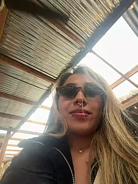 ManuelaVeeleez online show from 05.02.26
