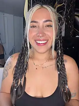 ManuelaVeeleez online show from 06.26.26