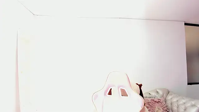 KoralCruz  online show from 03.05.26