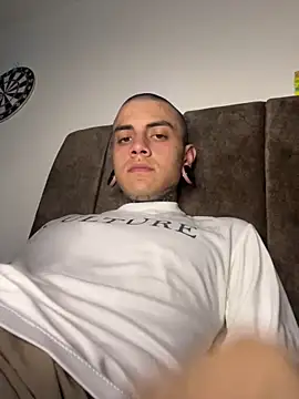  valentinooo online show from 03.20.26