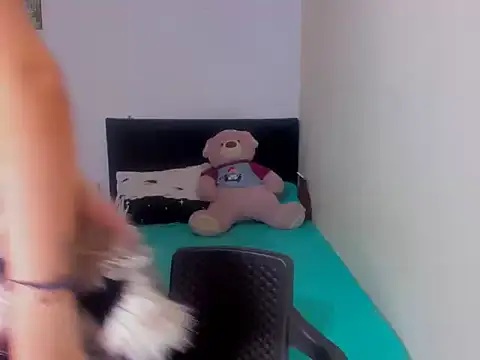 Snapshot of Alice_RouseSg chatting on 03.10.26 Alice RouseSg online show from 03.10.26