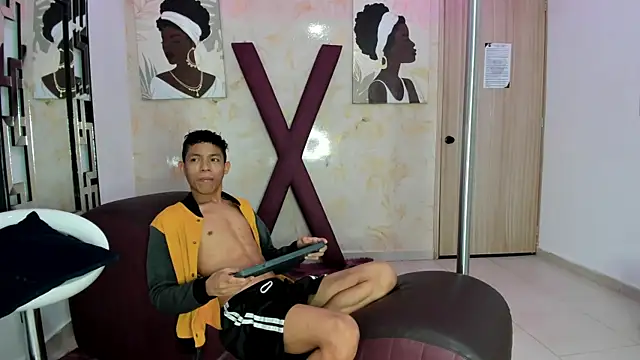 SKINNY BOYXXX online show from 04.23.26