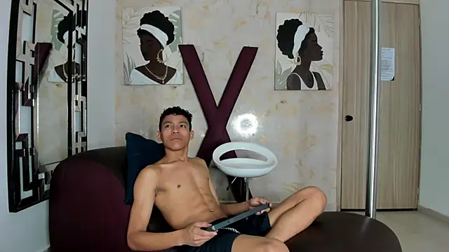SKINNY BOYXXX online show from 04.24.26