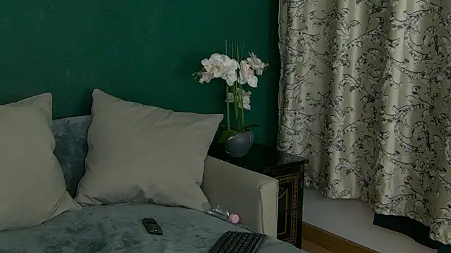 SkinnyNatty online show from 05.01.26