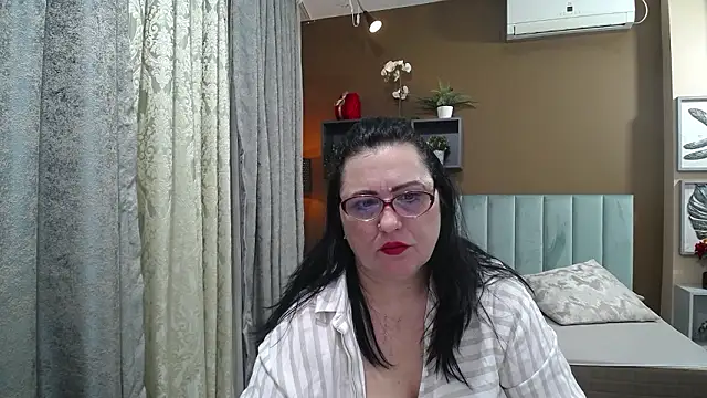 ValerieSmiths online show from 03.12.26