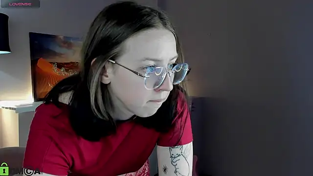 Snapshot of maxinemouse chatting on 03.27.26 maxinemouse online show from 03.27.26