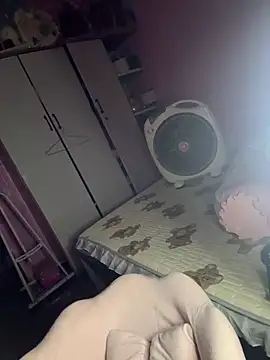 hot-cumplay online show from 04.24.26