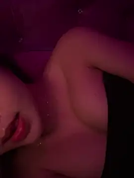 hot-cumplay online show from 05.04.26
