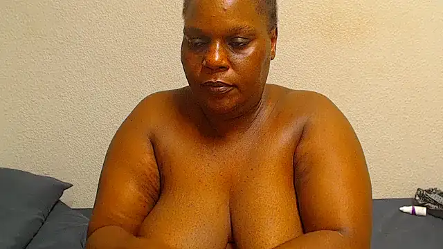 Busty42DDZA online show from 05.01.26
