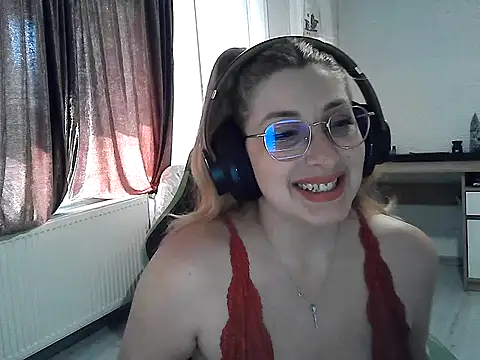 Snapshot of RyonaRyaa chatting on 04.06.26 RyonaRyaa online show from 04.06.26