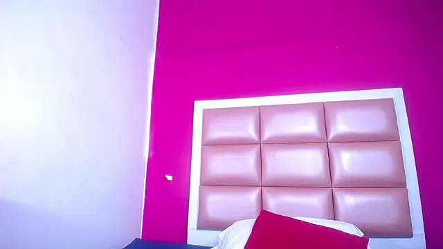 secrett whore18 online show from 03.04.26