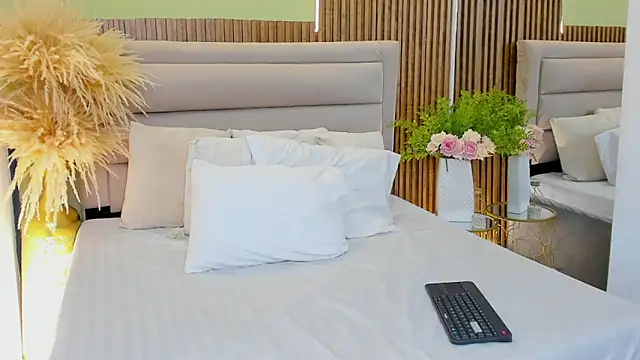 VanessaOwens1 online show from 03.11.26