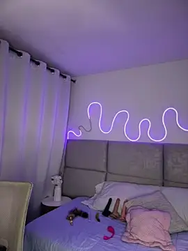 Abrilll2 online show from 03.10.26