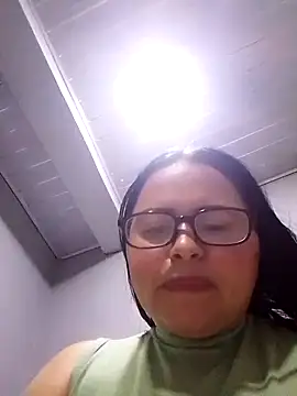 Snapshot of violetapeeveet chatting on 03.21.26 violetapeeveet online show from 03.21.26