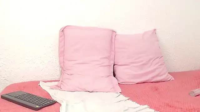 Snapshot of sexxylatinx1 chatting on 07.28.26 sexxylatinx1 online show from 07.28.26