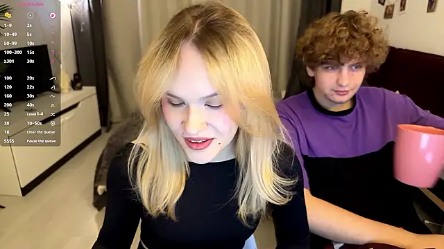 Snapshot of minions2 chatting on 03.09.26 minions2 online show from 03.09.26