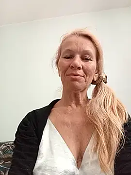 Snapshot of ViktoriaSexi1 chatting on 05.04.26 ViktoriaSexi1 online show from 05.04.26