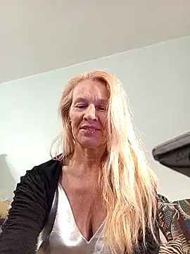 Snapshot of ViktoriaSexi1 chatting on 05.04.26 ViktoriaSexi1 online show from 05.04.26