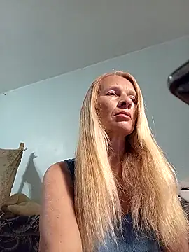 Snapshot of ViktoriaSexi1 chatting on 05.06.26 ViktoriaSexi1 online show from 05.06.26