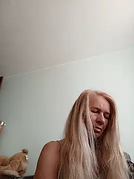 Snapshot of ViktoriaSexi1 chatting on 05.19.26 ViktoriaSexi1 online show from 05.19.26