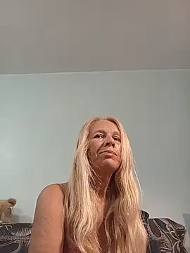 Snapshot of ViktoriaSexi1 chatting on 05.27.26 ViktoriaSexi1 online show from 05.27.26