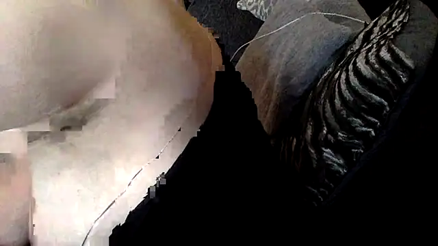 Snapshot of CurvyCatx chatting on 03.11.26 CurvyCatx online show from 03.11.26