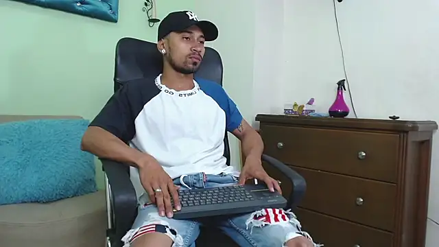 RichardWithe  online show from 03.10.26