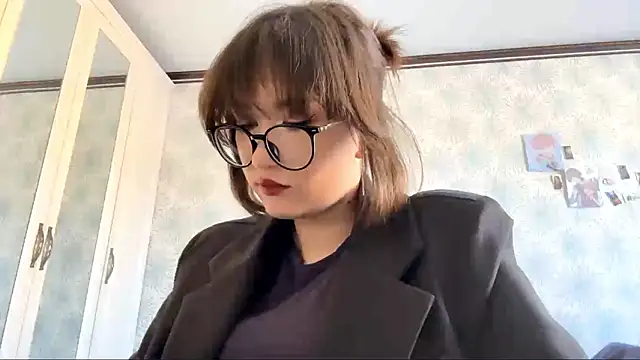 Bella Voraesynd online show from 03.10.26