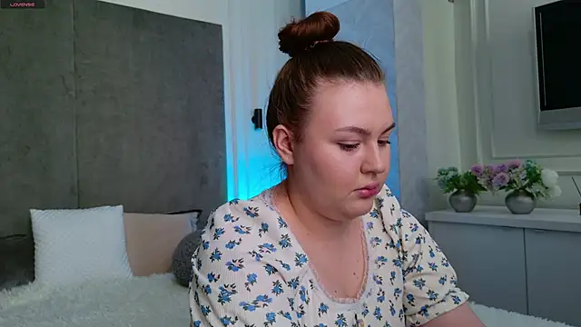 Mia Pearl online show from 03.13.26