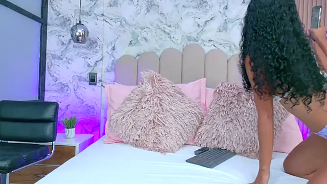 KiaraCurly online show from 03.16.26