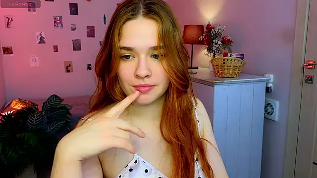 TiffanyVex online show from 03.23.26