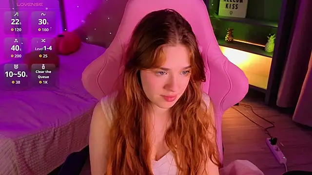 TiffanyVex online show from 04.28.26