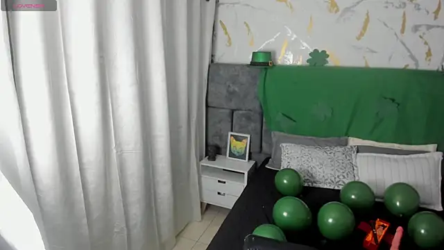 Laura Velle online show from 03.18.26